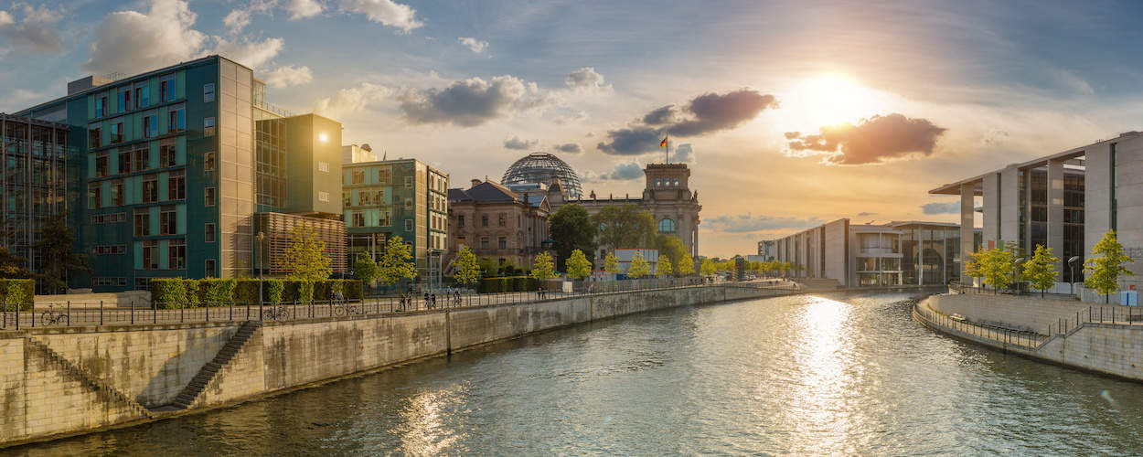 1H Spreefahrt Berlin Blick auf dem Bundestag 1250x500