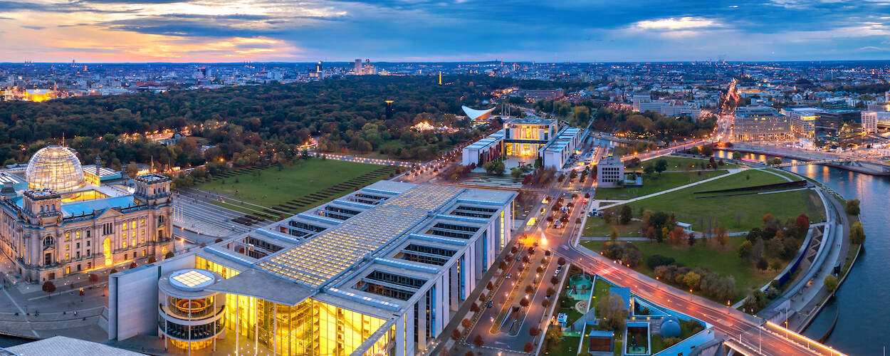 2.5H Abendliche Lichterfahrt Berlin Panorama 1250x500