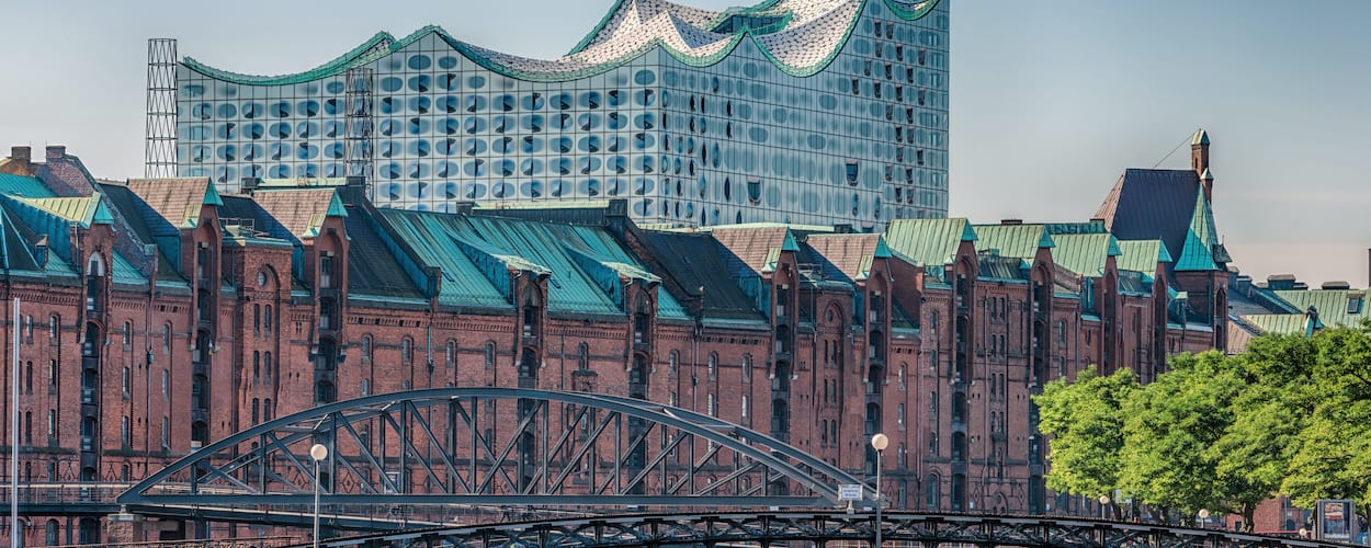 Speicherstadt Hafencity Fuehrung Hamburg Panorama Speicherstadt 1250x500